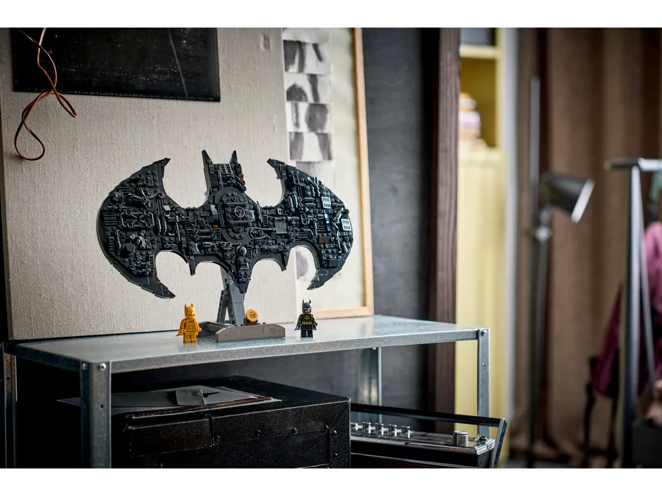 Nowe LEGO z Batmanem: logo i filmowe Batmobile na 2026